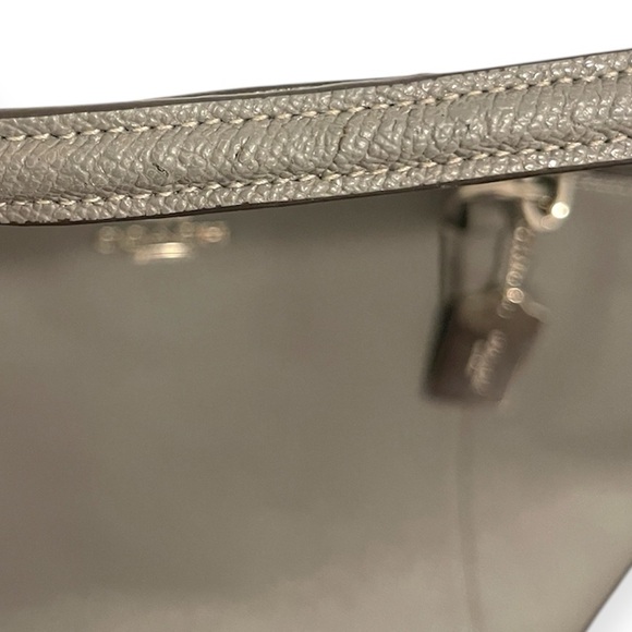 ℂ𝕠𝕒𝕔𝕙 F57526 𝔸𝕧𝕒 ℂ𝕣𝕠𝕤𝕤𝕘𝕣𝕒𝕚𝕟 𝕃𝕖𝕒𝕥𝕙𝕖𝕣 𝕥𝕠𝕥𝕖| 𝔾𝕣𝕒𝕪 - Picture 9 of 12